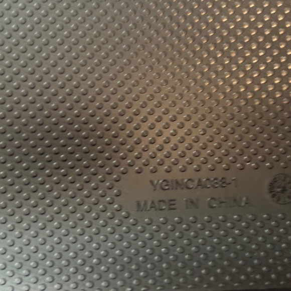 Hardshell Case Dots for 13" MacBook M1 - Picture 2 of 3